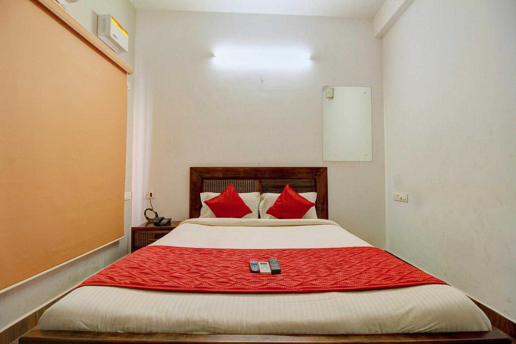 Guest house Hotel O Dakshin Stays Mogappair 3*