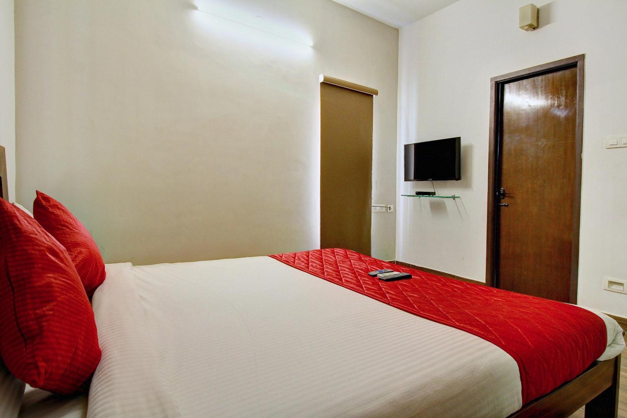 Hotel O Dakshin Stays Mogappair Chennai