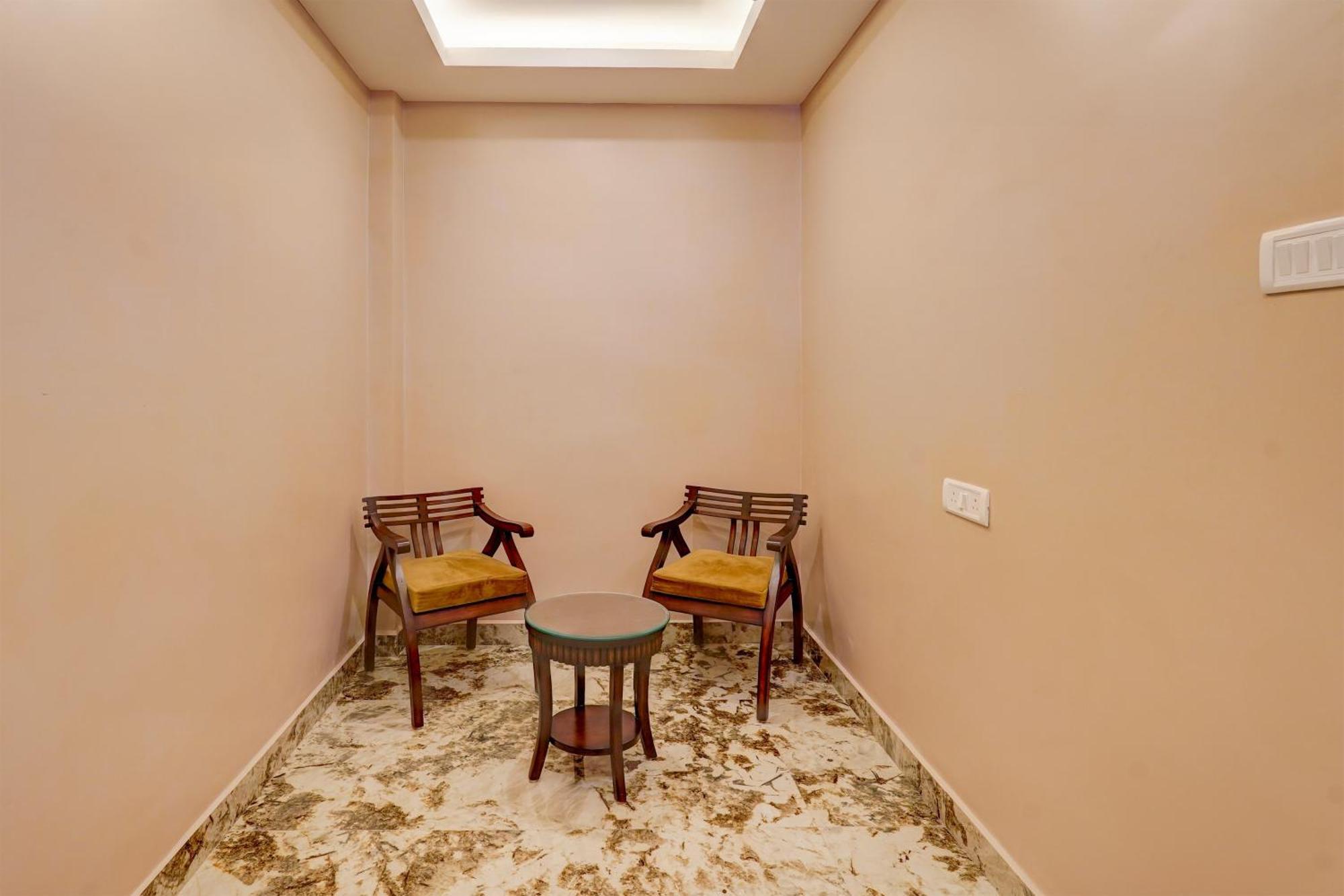 Super Townhouse Nk Vivanta Luxury Hotel Chennai