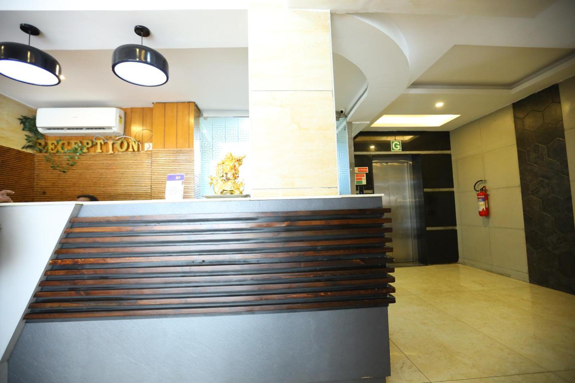 Guest house Starlight Near Dlf,l&t,miot,tradecenter,ramachandra Medical Coll *