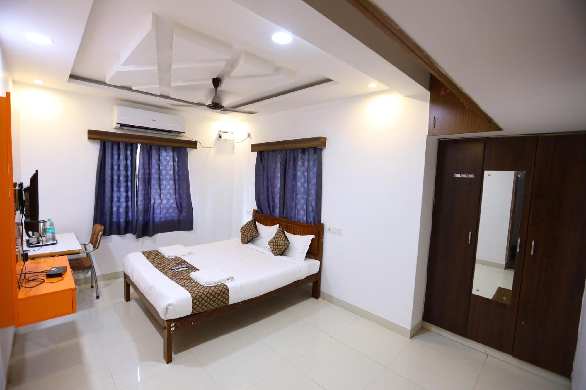 Starlight Near Dlf,l&t,miot,tradecenter,ramachandra Medical Coll Guest house