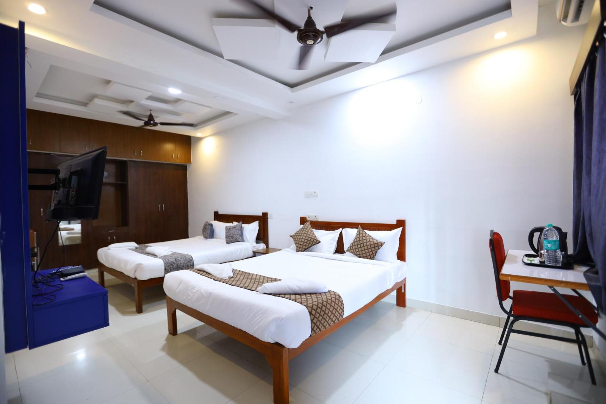Starlight Near Dlf,l&t,miot,tradecenter,ramachandra Medical Coll Guest house