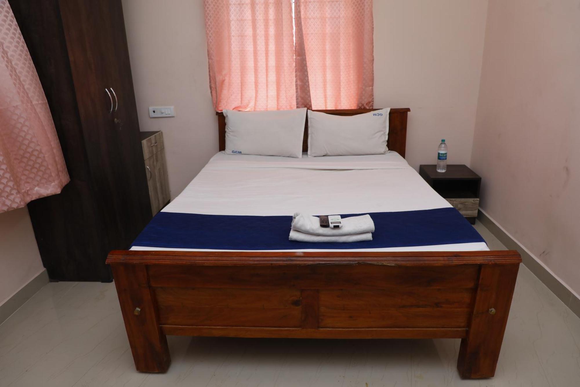 Grand Coastal Moonlight - Uthandi, Ecr *