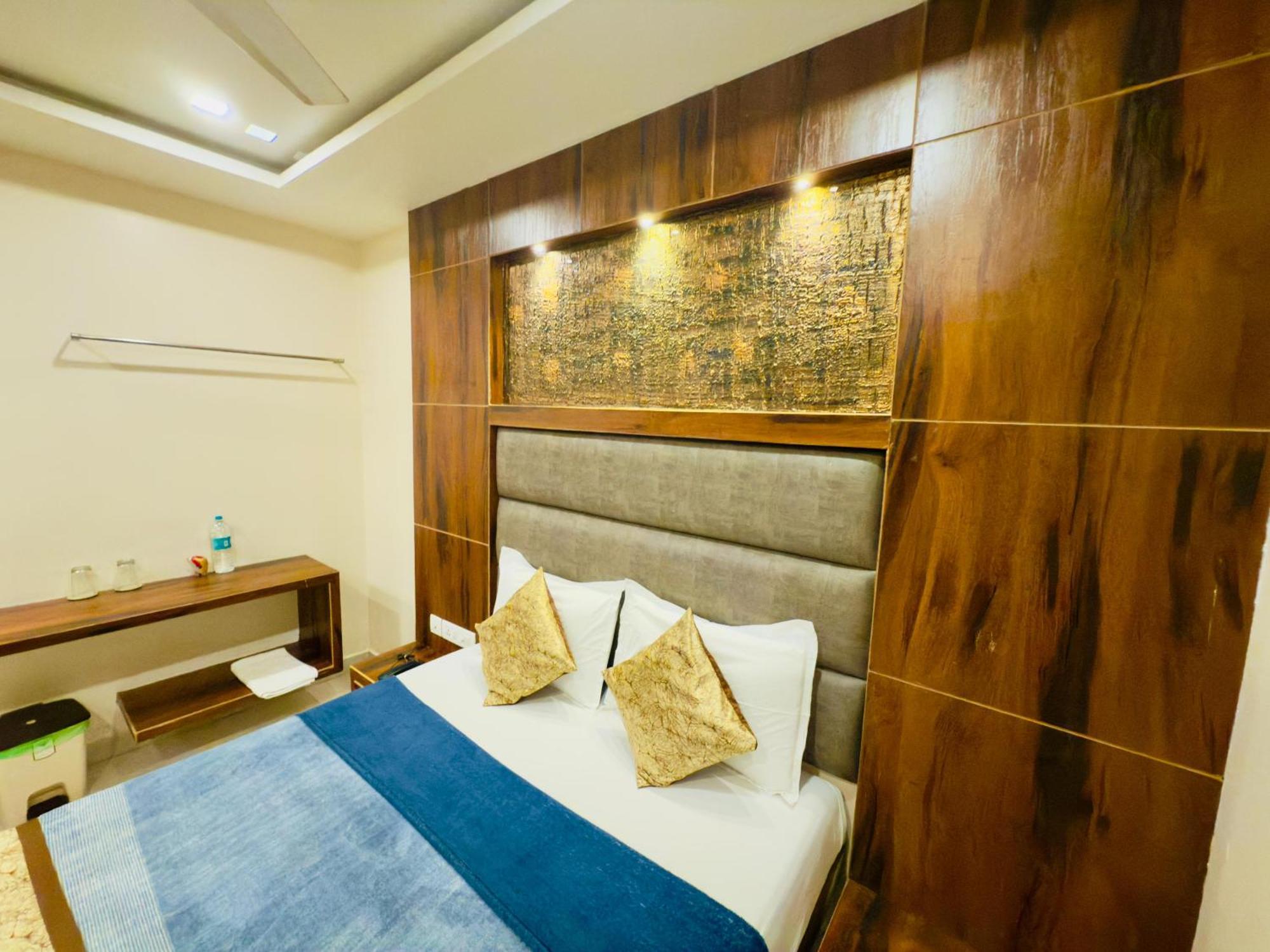 Hotel The Hydel Park - Business Class - Near Railway Station Chennai