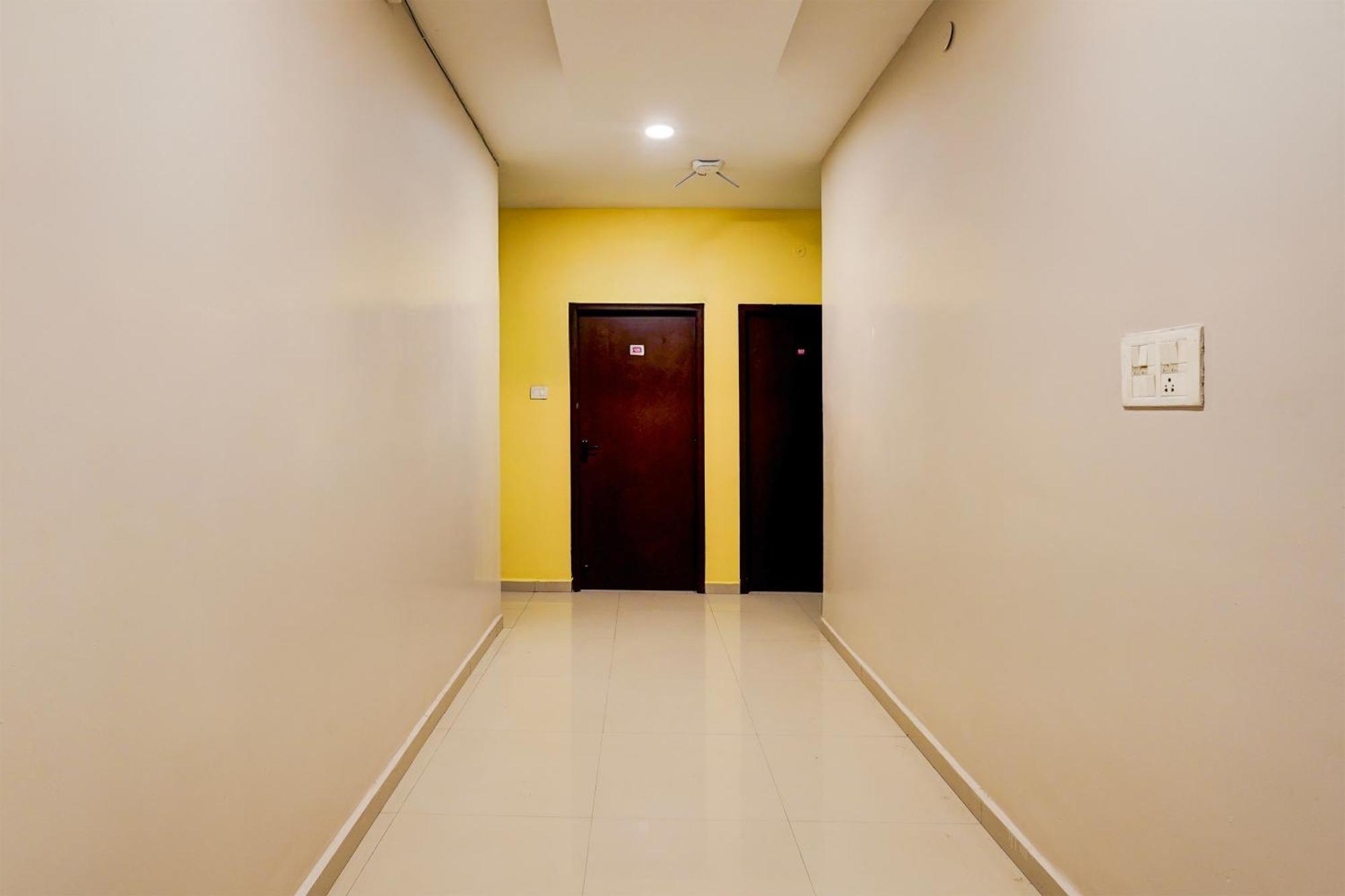 Hotel Super O Ramapuram Near Srm