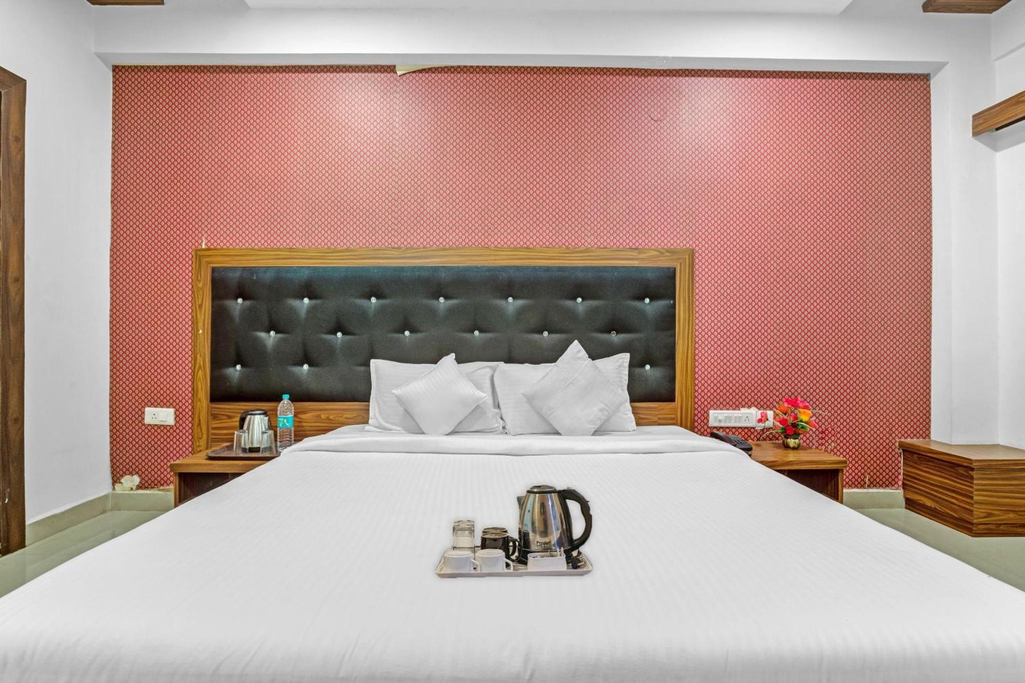 Hotel Super O Admire Near Sathyabama