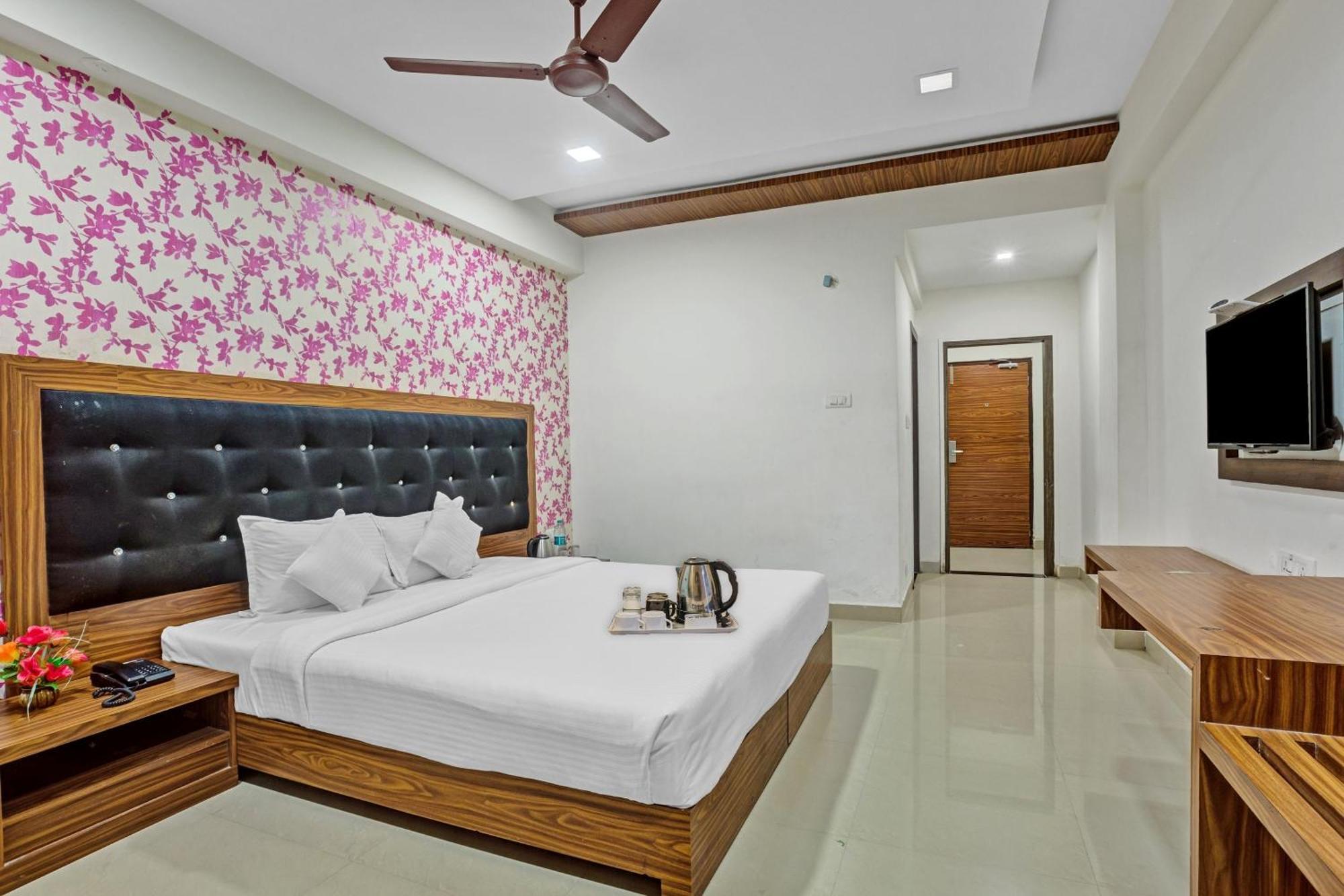 Hotel Super O Admire Near Sathyabama