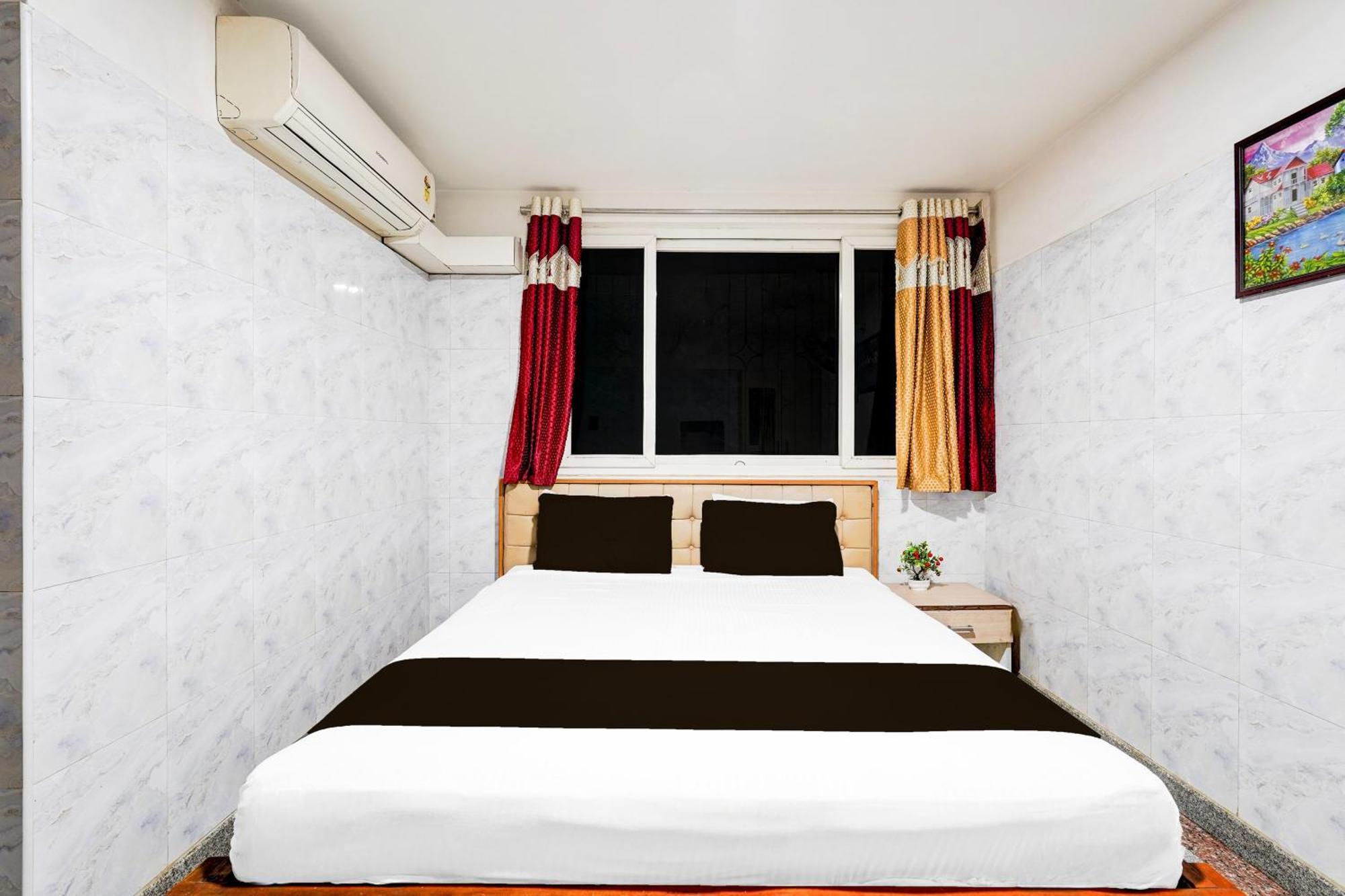 Super O Arcot Road Porur Hotel *