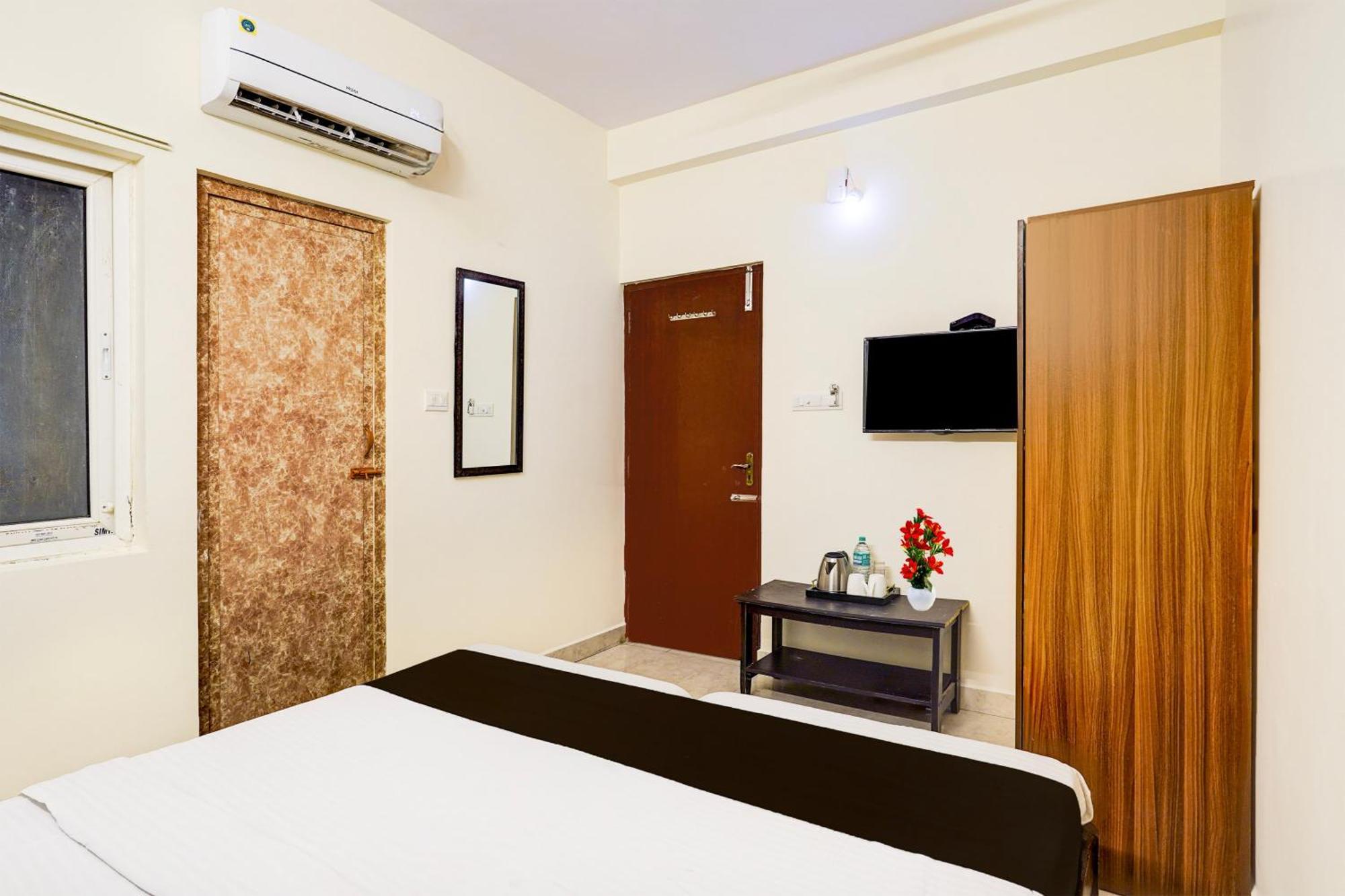 Hotel Super Collection O Thousand Lights 2*