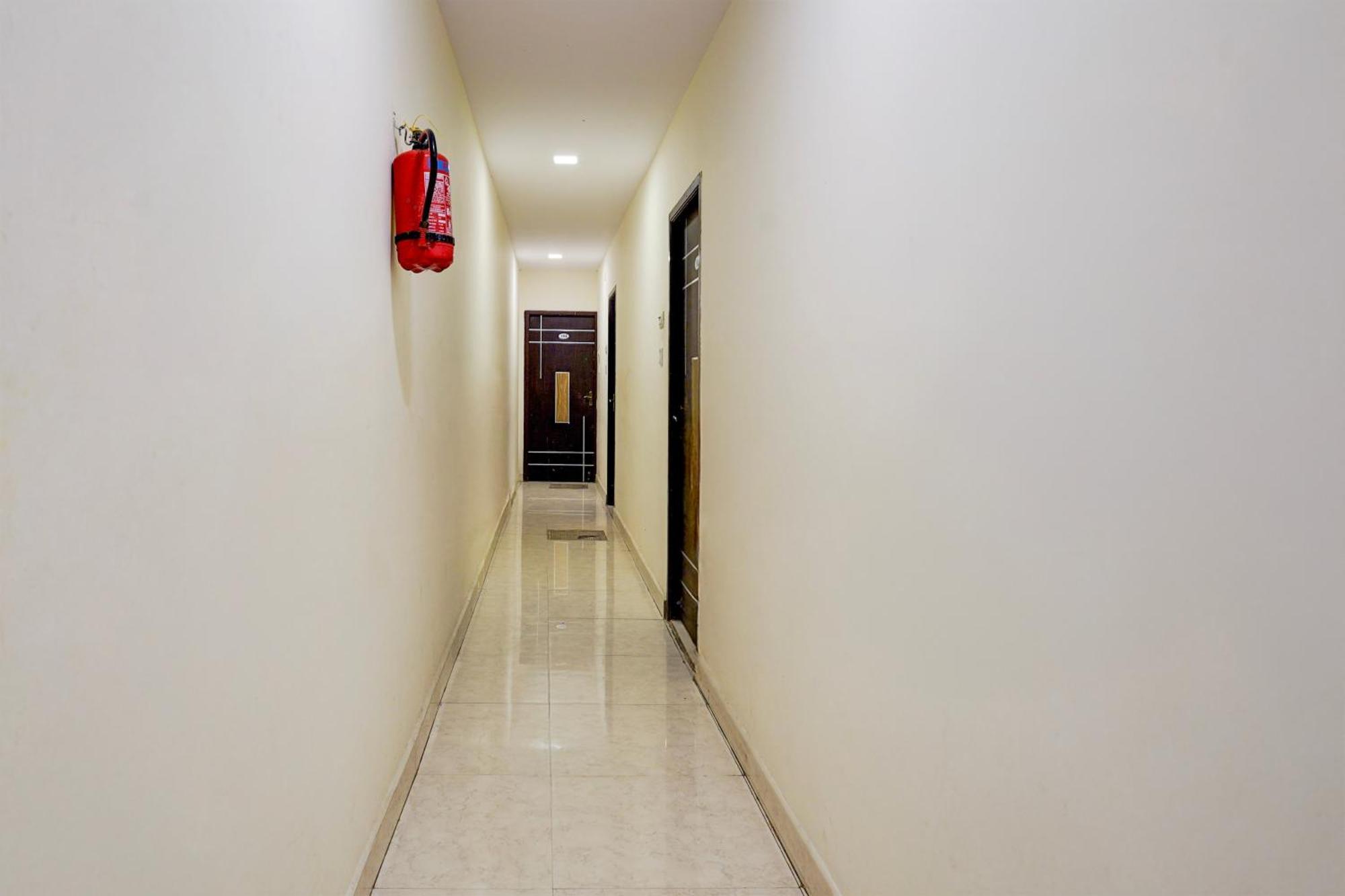 Super Collection O Thousand Lights Hotel 2*