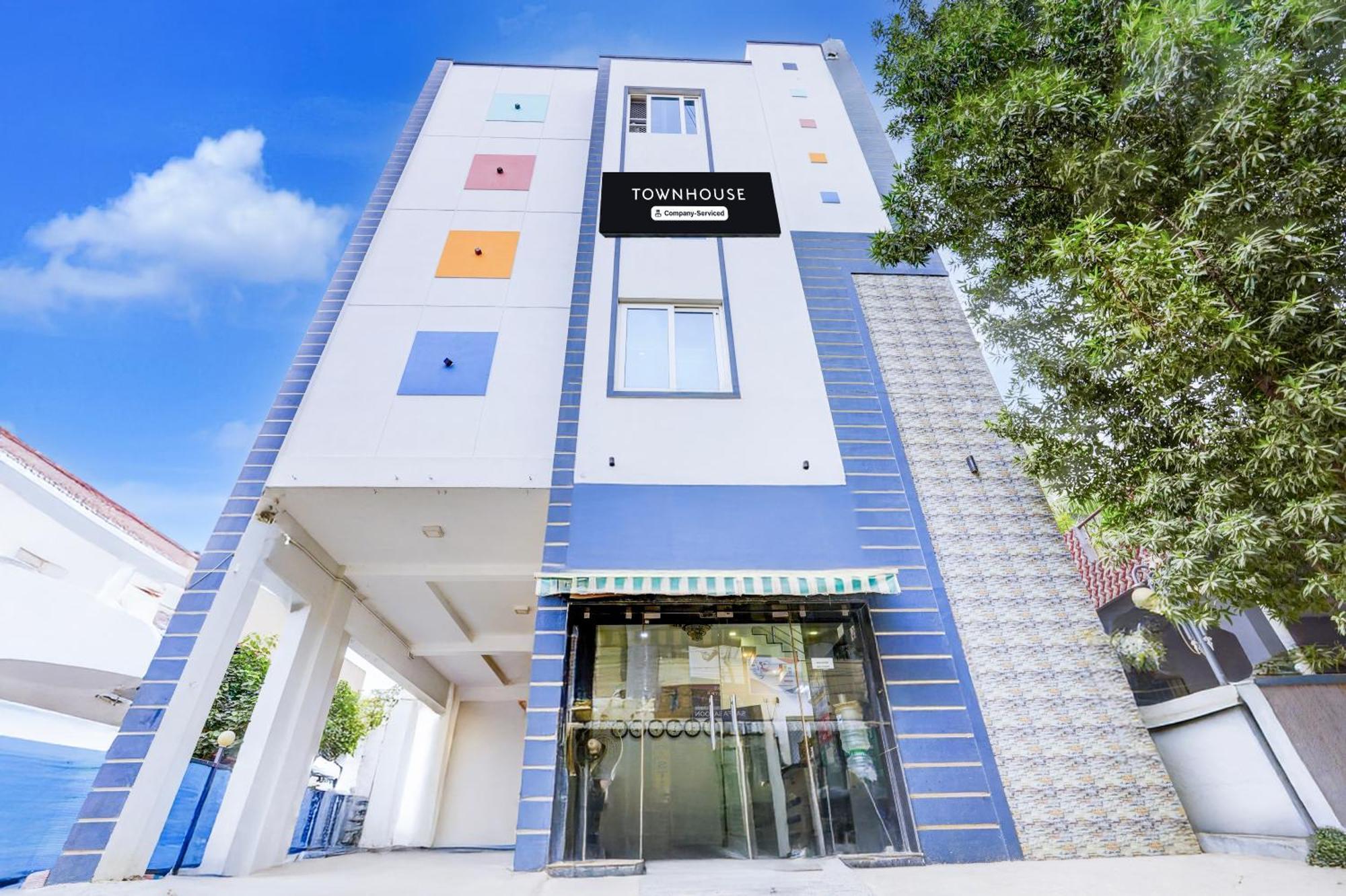 Hotel Super Townhouse Near Airport Formerly Sai Bala Budget 3*
