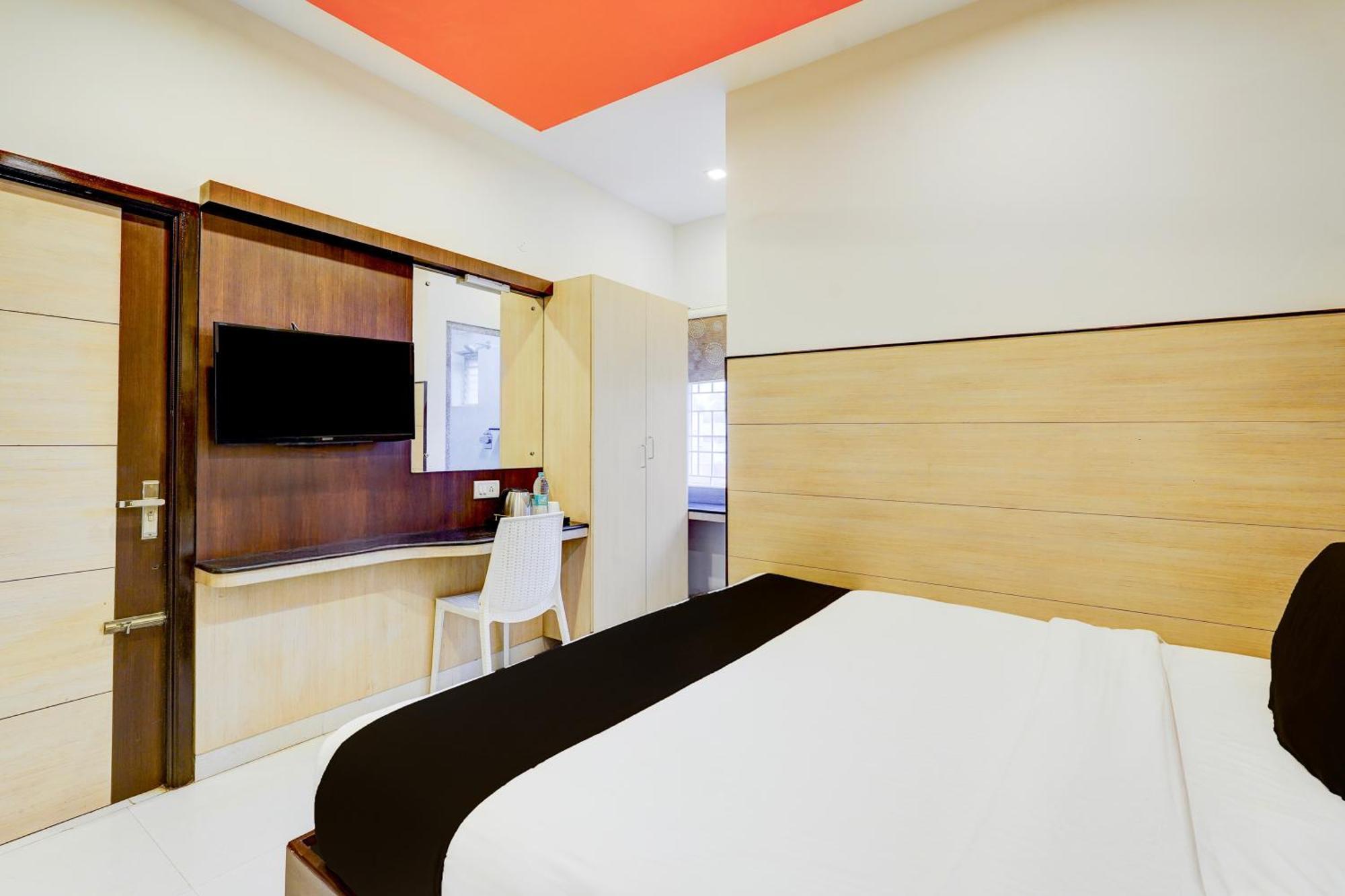 Super Townhouse Near Airport Formerly Sai Bala Budget