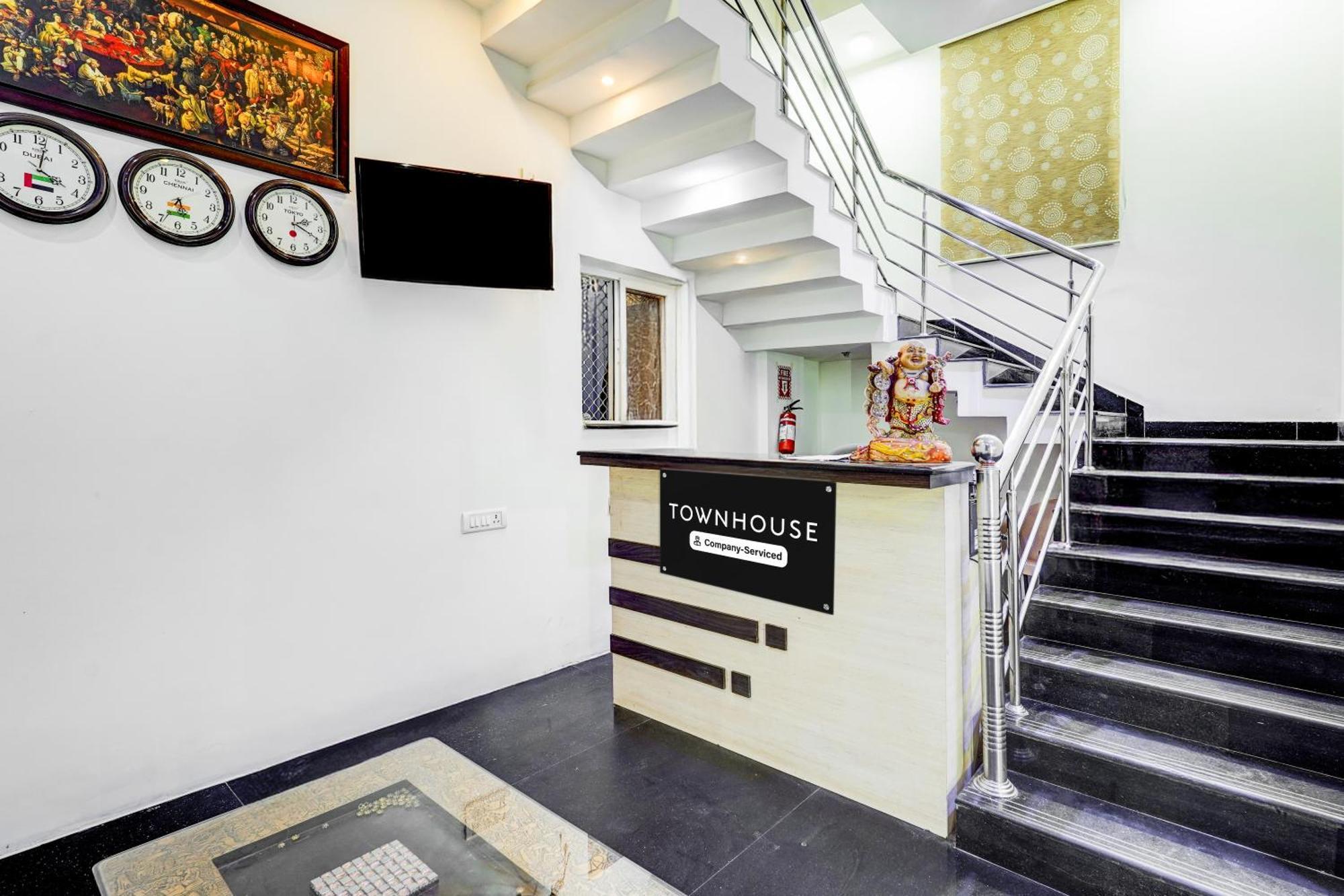 Super Townhouse Near Airport Formerly Sai Bala Budget Hotel 3*