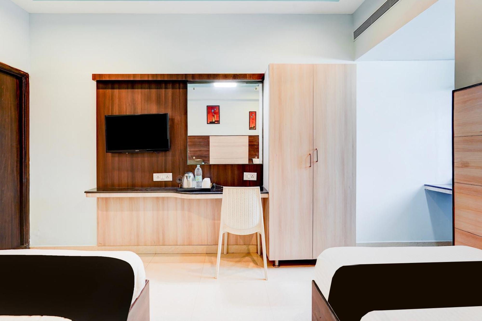 Super Townhouse Near Airport Formerly Sai Bala Budget Hotel 3*