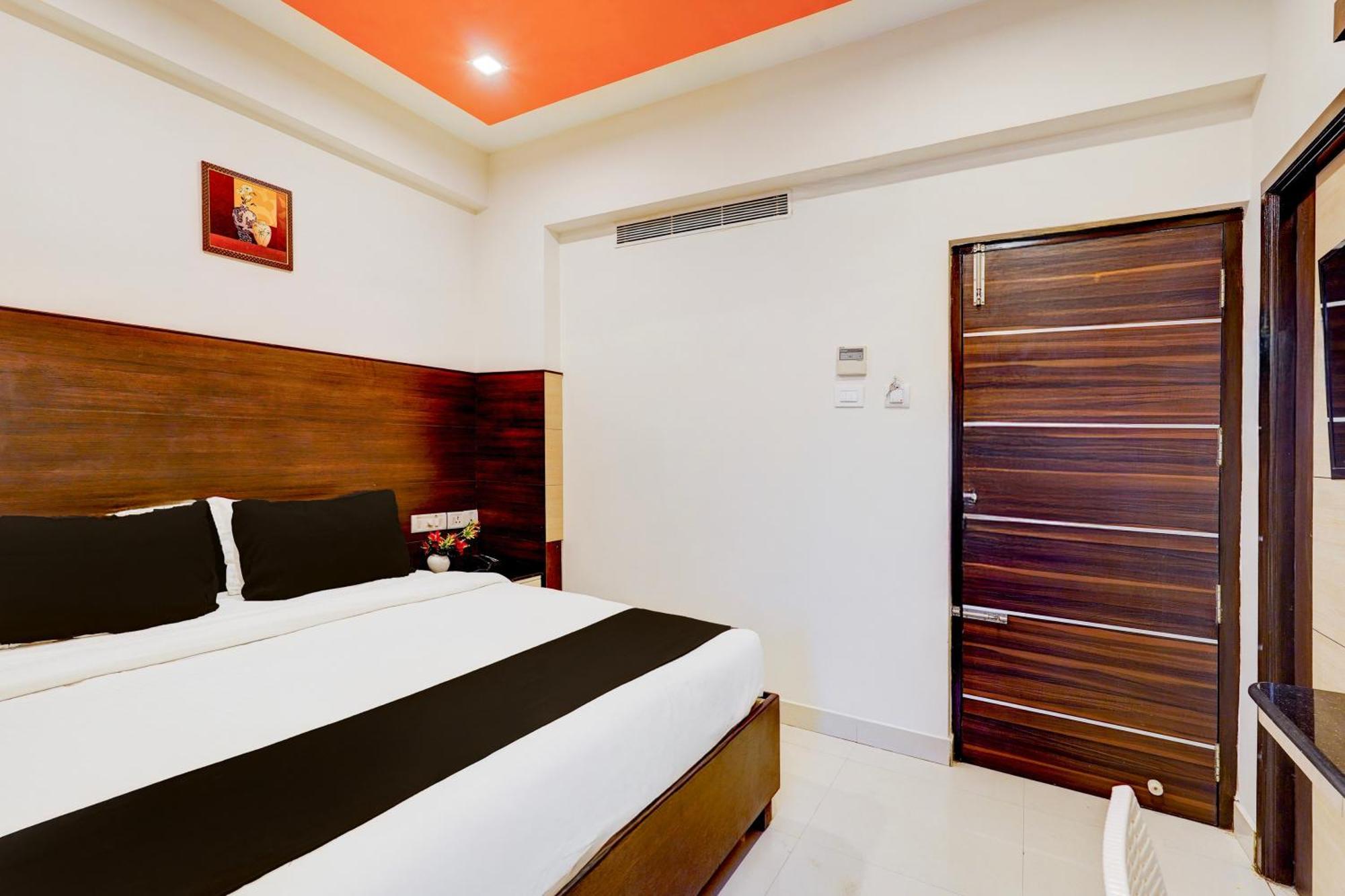 Super Townhouse Near Airport Formerly Sai Bala Budget Hotel