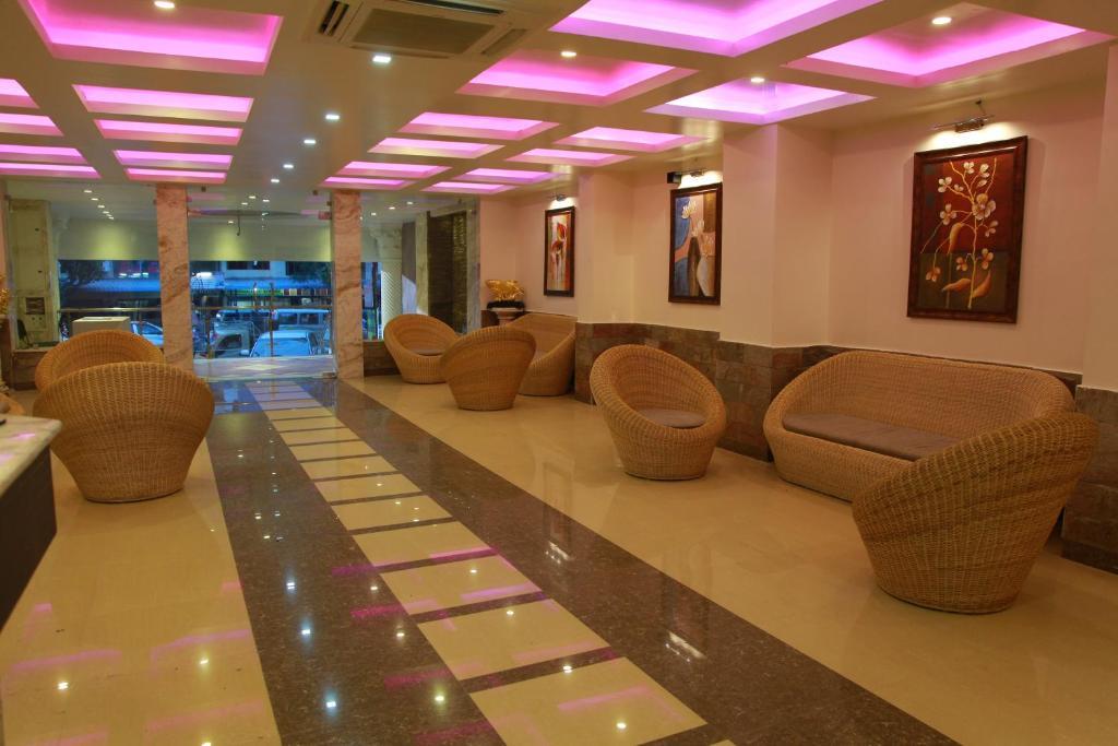 Grand Treat Hotel 2*