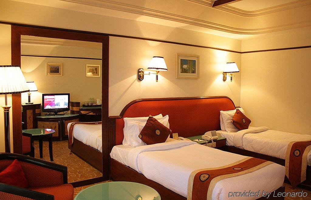Hotel The Checkers Chennai