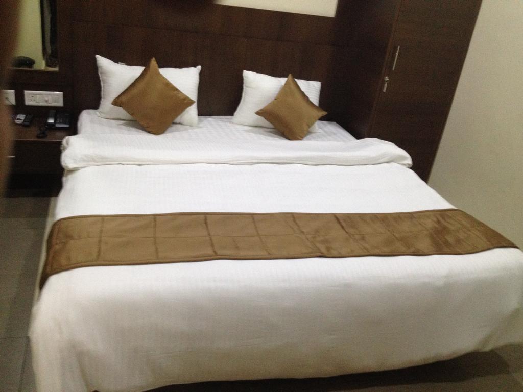 Hotel Udayam Towers