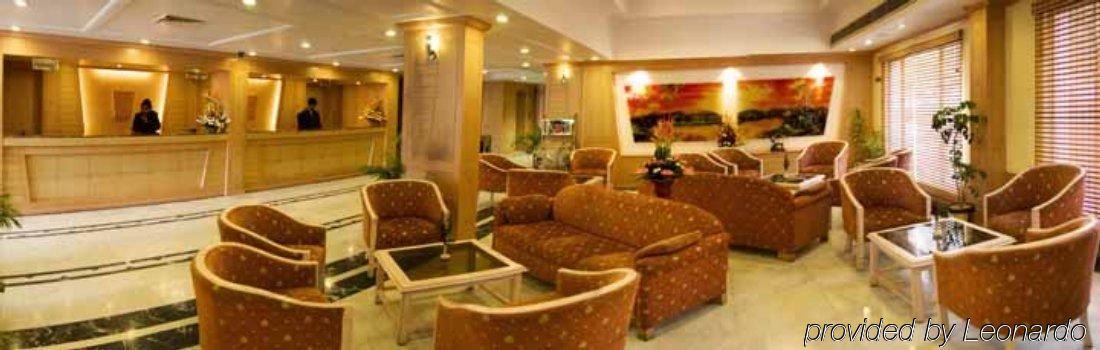 Royal Regency Lifotel By Crossway Hotel