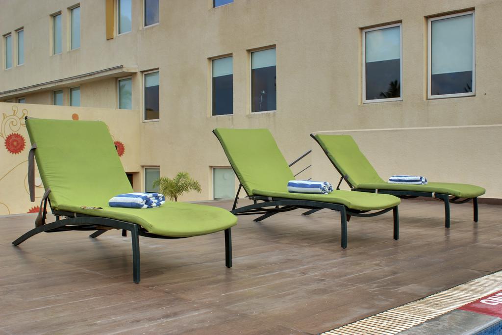 Aloft Omr It Expressway 4*