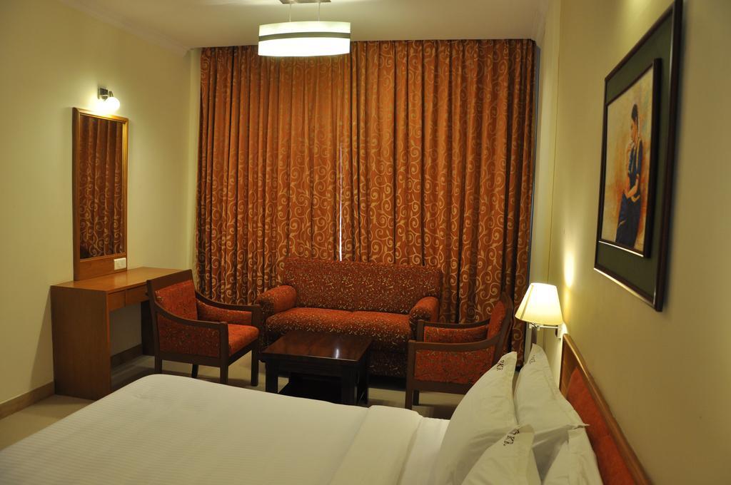 Hotel Bkr Grand