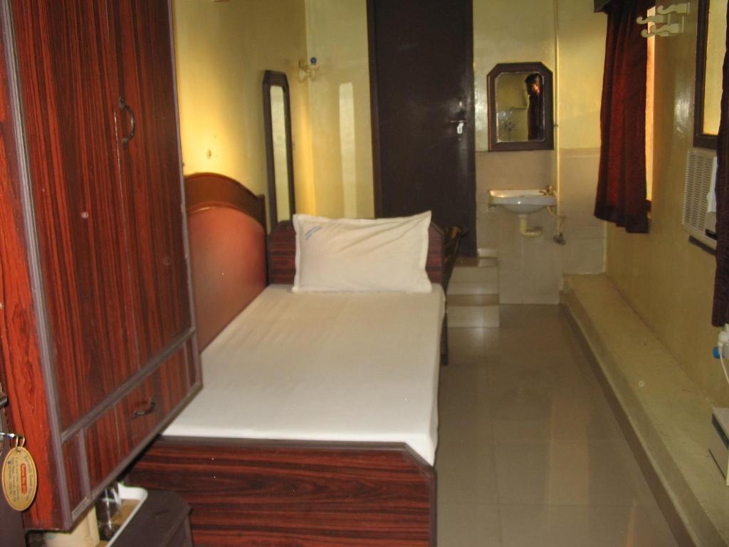 Hotel Sorrento Guest House Anna Nagar East Metro Shenoy Nagar Metro Budget Monthly Daily Rooms * Chennai