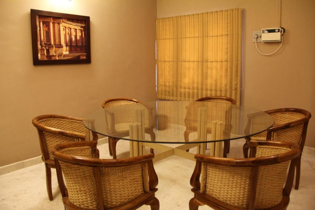 Guest house Hanu Reddy Residences Wallace Garden Chennai