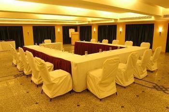 Marina Egmore 2*