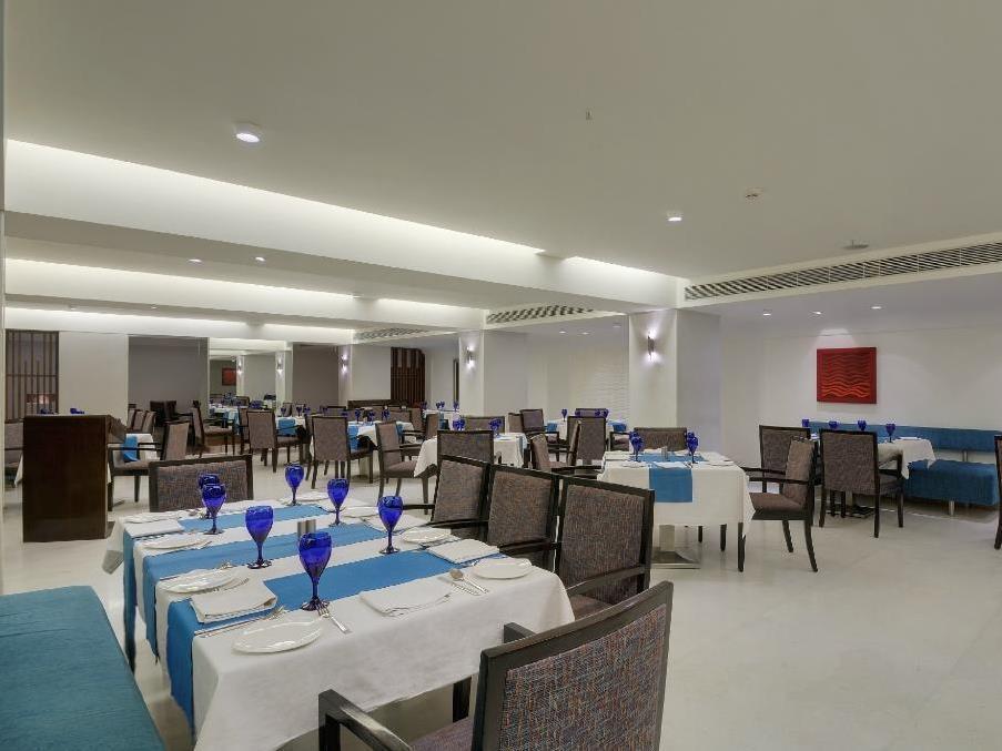 Pride Hotel, Hotel