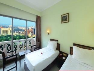 Royal Regency Lifotel By Crossway Hotel