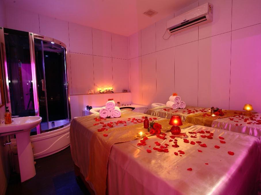 Raj Park Hotel