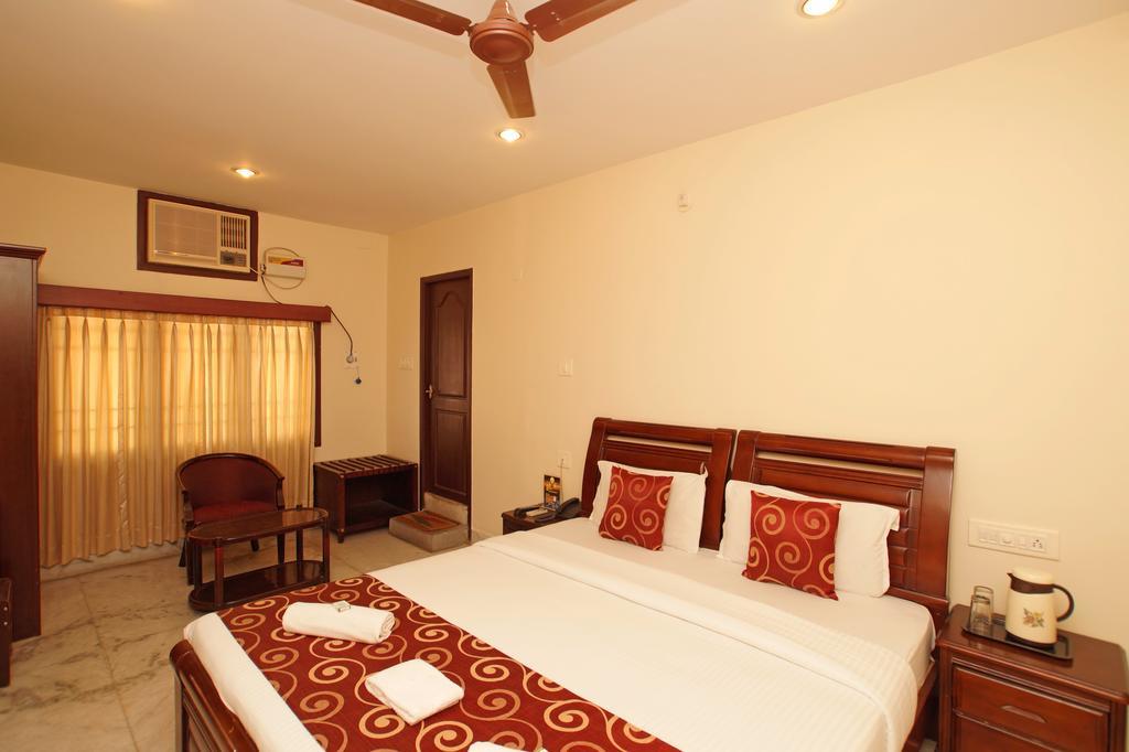 Guest house Lloyds Serviced Apartments, Near Music Academy 2*