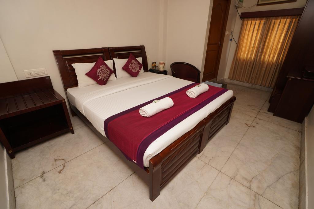 Guest house Lloyds Serviced Apartments, Near Music Academy 2*
