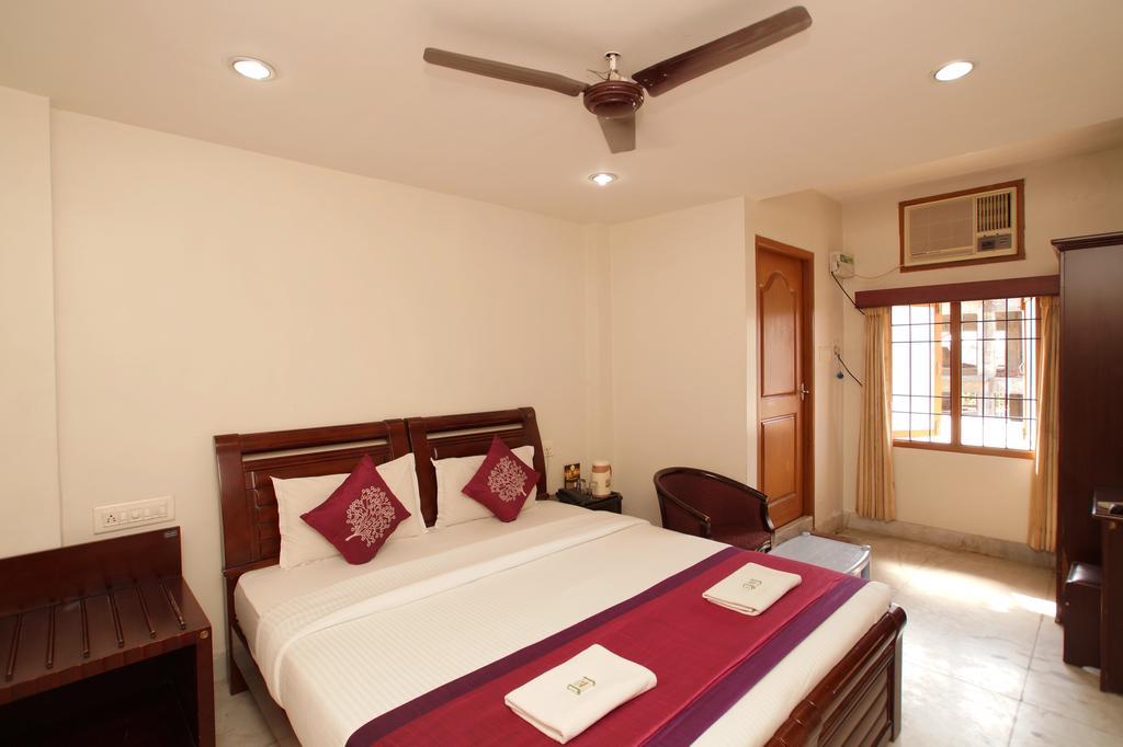 Guest house Lloyds Serviced Apartments, Near Music Academy