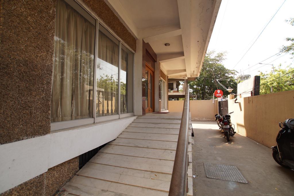 Lloyds Serviced Apartments, Near Music Academy Chennai