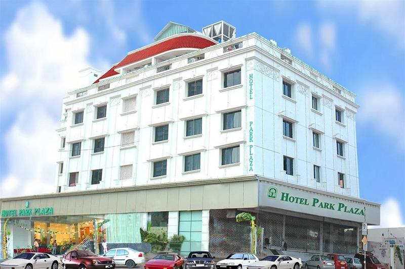 Park Plaza Hotel 2*