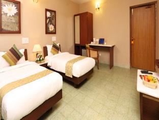 Hanu Reddy Residences Wallace Garden