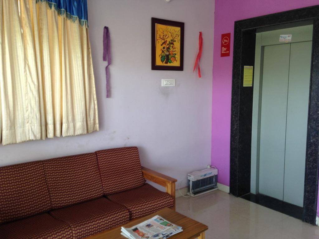 Oyo 4355 Goodland 2*