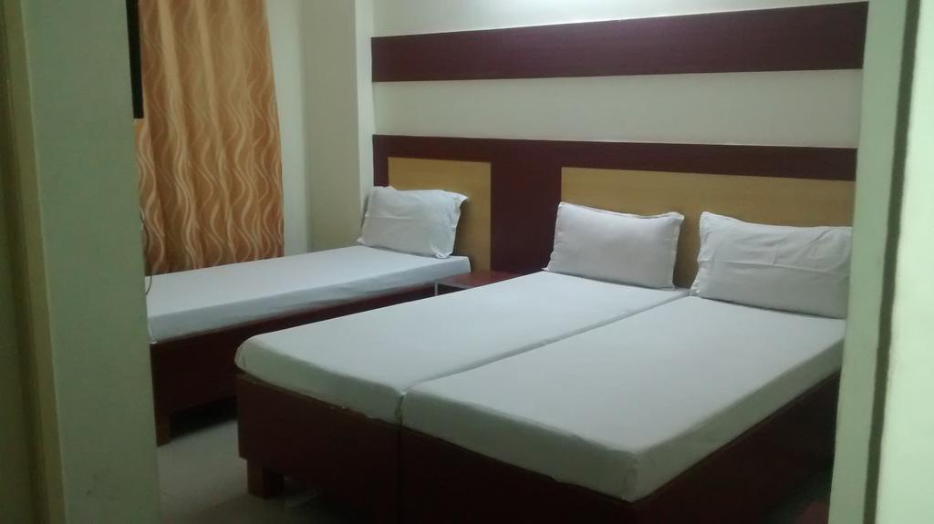 Central Mina Residency- Only For Indians Guest house Chennai