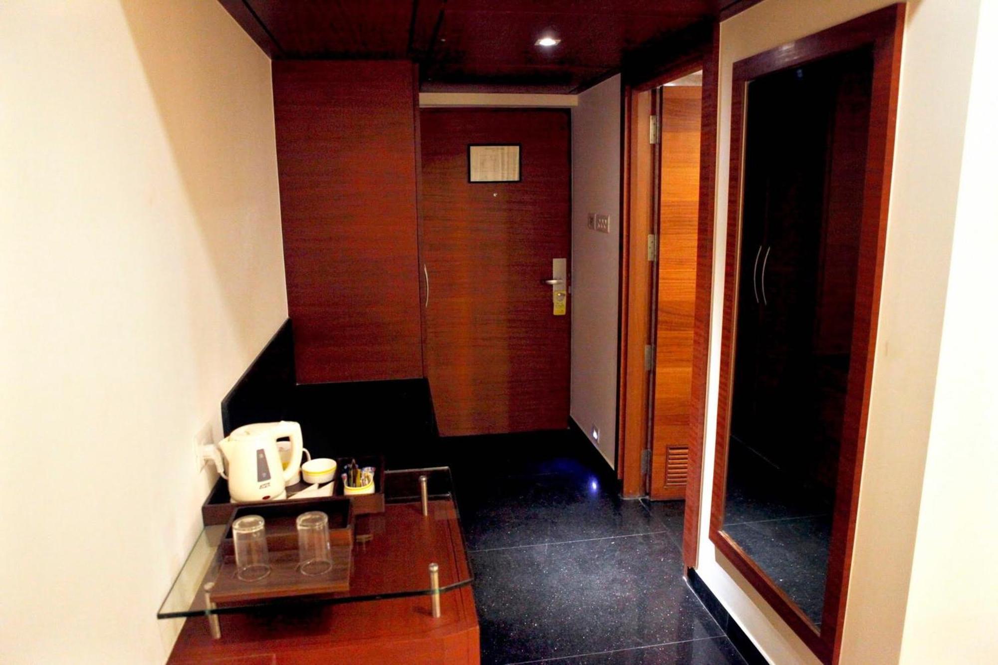 Lemon Tree Shimona Hotel 4*