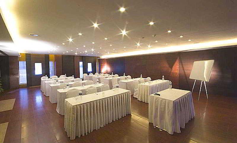 Super Townhouse Koyambedu Chennai