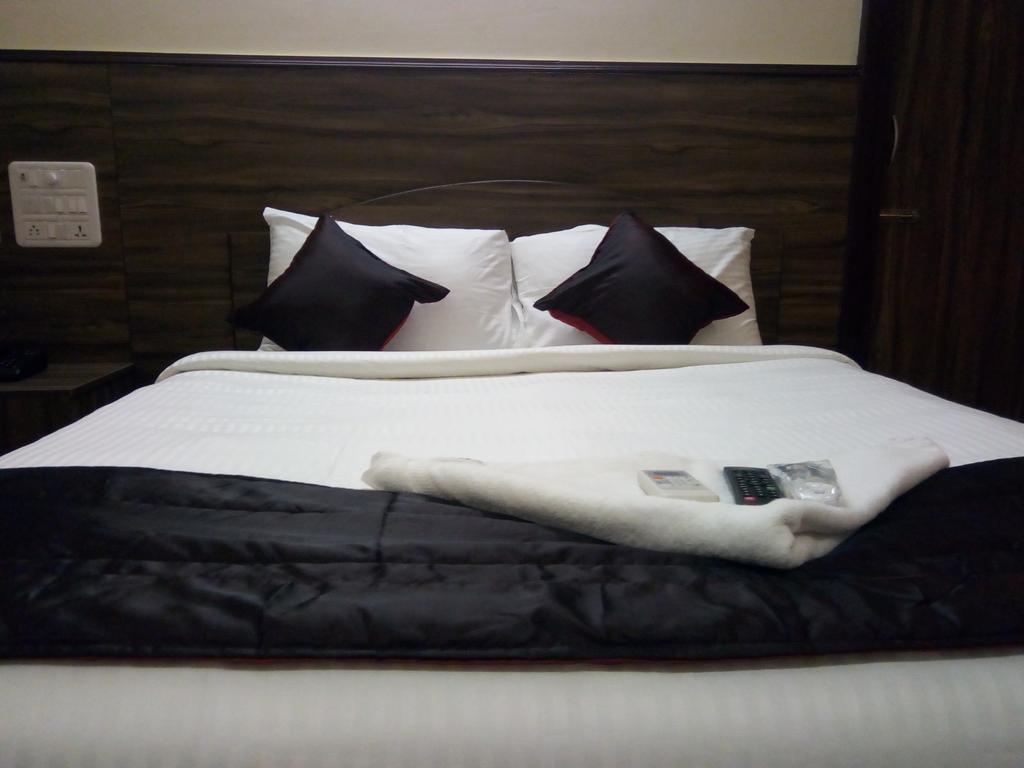 Season 4 Residences - Nungambakkam Near Us Consulate, Apollo Hospital, Shankar Nethralaya Hotel