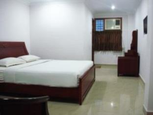 Lloyds Serviced Apartments, Near Music Academy 2*