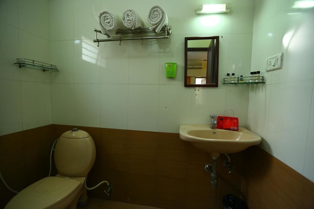 Oyo T Nagar Habibullah Road Hotel