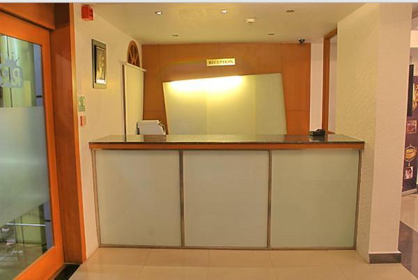 Fabexpress Black Pearl T Nagar Hotel Chennai
