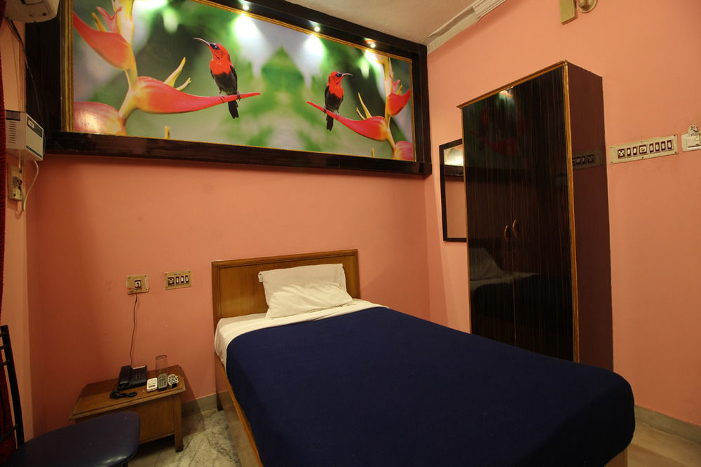 Manickam Grand