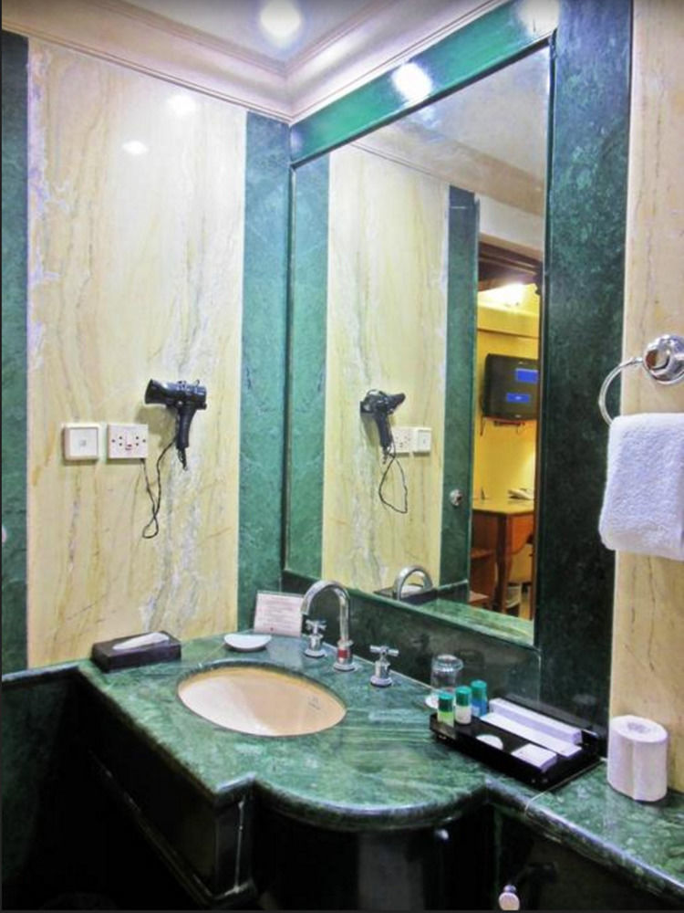 Raj Park Hotel 4*