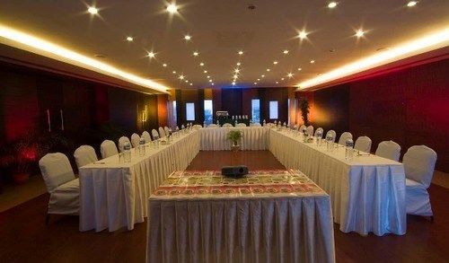 Super Townhouse Koyambedu Hotel