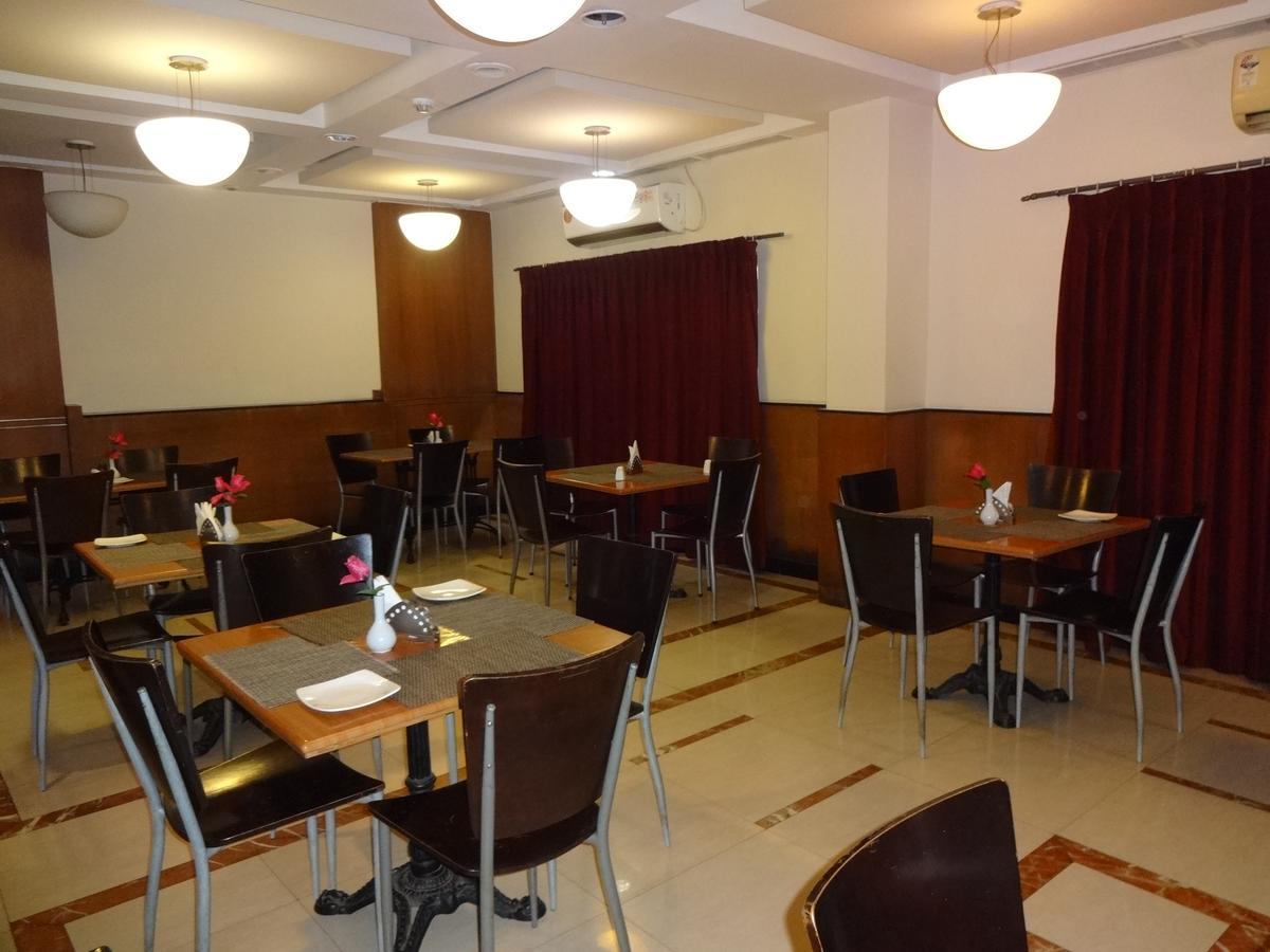Hotel Super Townhouse Koyambedu 4*
