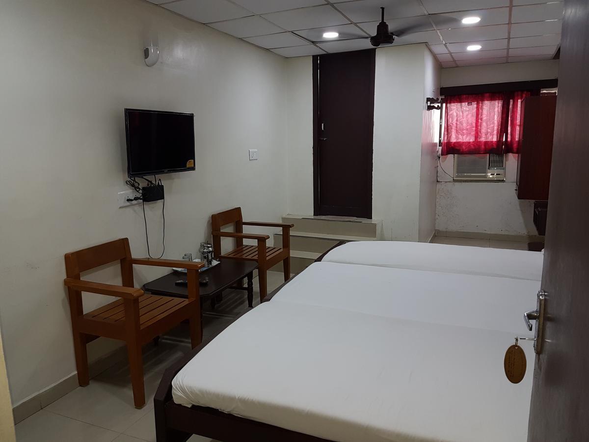Hotel Sorrento Guest House Anna Nagar East Metro Shenoy Nagar Metro Budget Monthly Daily Rooms Hotel Chennai